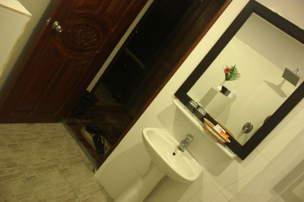 Hotel Port Hedonia à Sihanoukville Extérieur photo